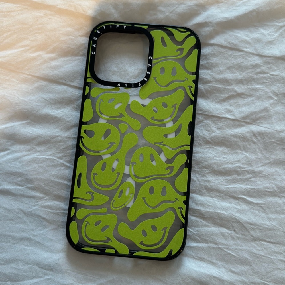 iPhone 15 pro max - Casetify green smiley face case